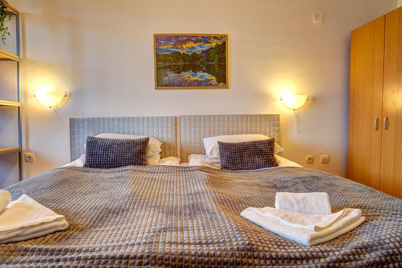 Aparthotel Silver Hills Free Parking Смолян Экстерьер фото