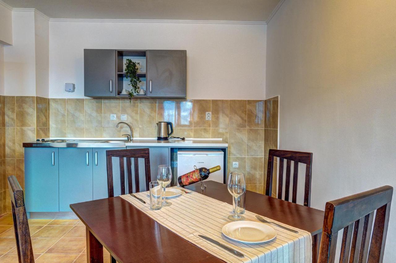 Aparthotel Silver Hills Free Parking Смолян Экстерьер фото